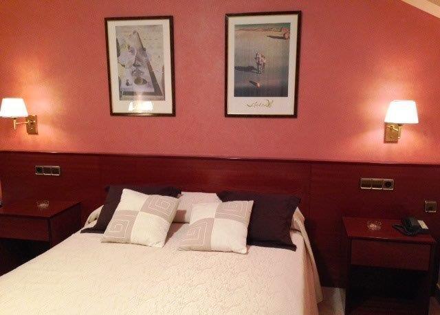 Hotel La Seu Σέου δ' Ουρζέλ Δωμάτιο φωτογραφία