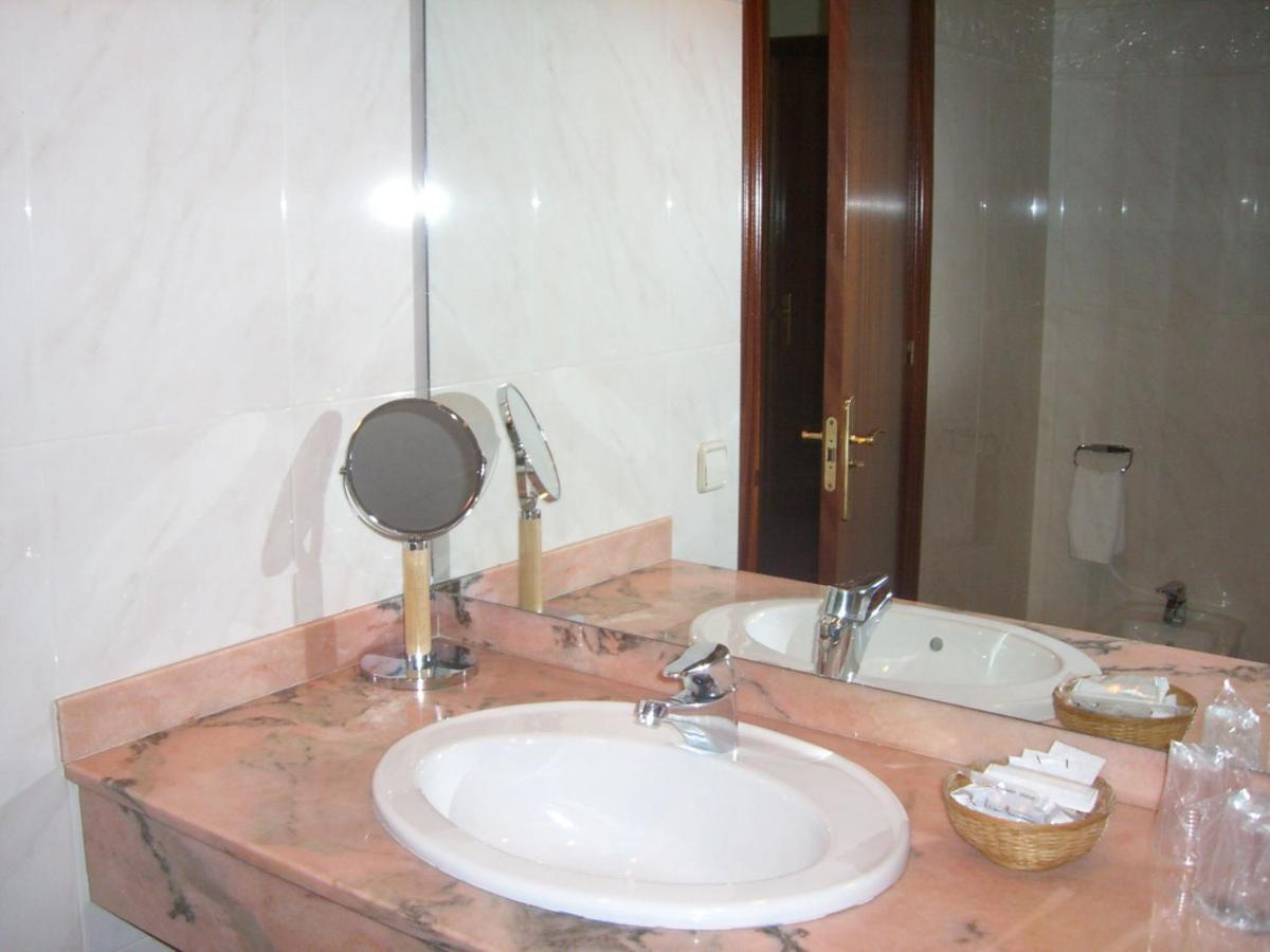 Hotel La Seu Σέου δ' Ουρζέλ Δωμάτιο φωτογραφία